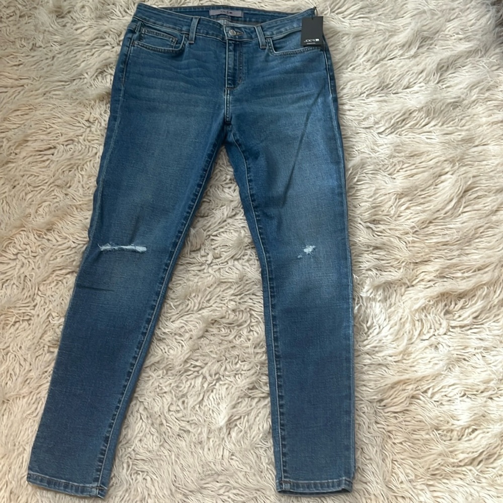 Joe’s skinny ankle petal Jean
